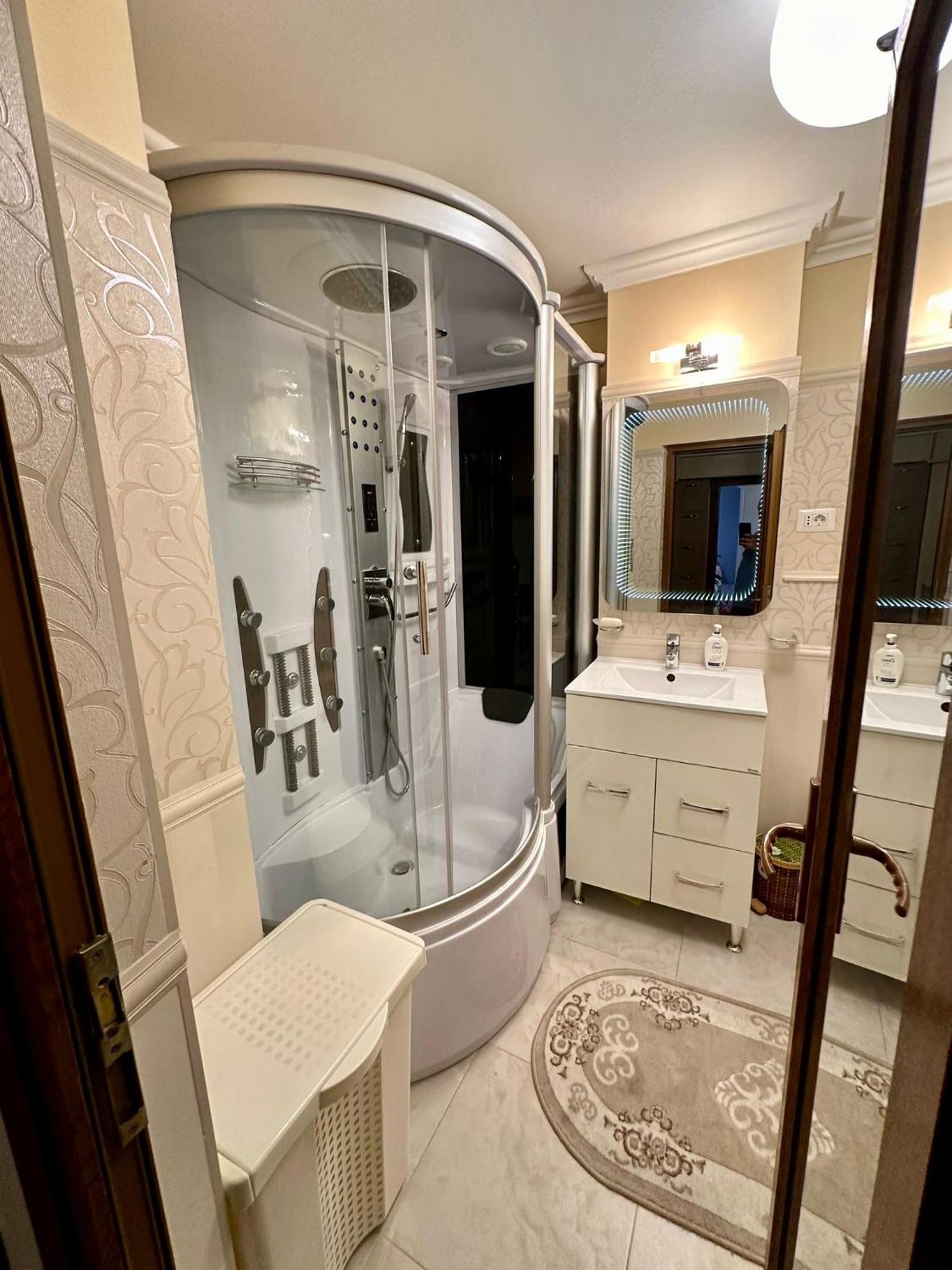 Arena Apartment Bacău Екстериор снимка